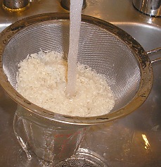 rinse rice to remove starch